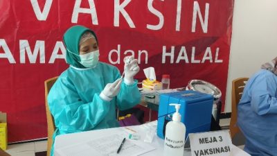 Tenaga Kesehatan di Semarang Segera Dapat Vaksinasi Dosis Keempat