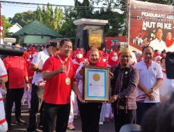 Semarang Pecahkan Rekor LEPRID Bagikan 4.577 Kue Merah Putih di Pembukaan HUT RI ke-77