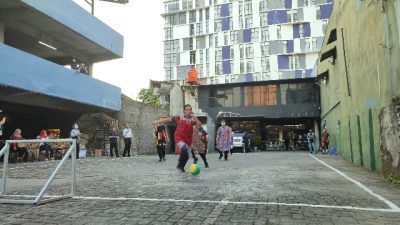 Meriahkan HUT RI, Aston Inn Pandanaran Gelar Lomba Unik