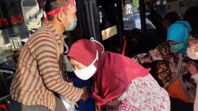 Karyawan Trans Semarang Kenakan Kostum Perjuangan di HUT RI Ke-77