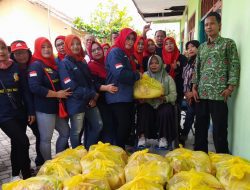 Sahabat Wong Bloro Bagikan Puluhan Paket Sembako Kepada Penyandang Disabilitas