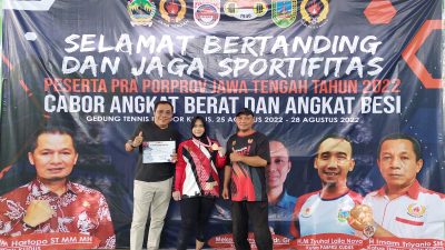 Raih 3 Medali Emas, Semarang Juara Umum Kejuaraan Angkat Besi Pra Porprov 2022