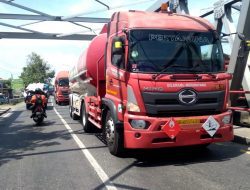 Macet Akibat Perbaikan Jembatan, Kasat Lantas Demak Jamin Truk Pengangkut BBM Pertamina Lancar Saat Melintas