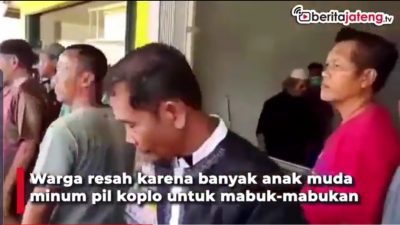 [Video] Geregetan, Warga di Cilacap Gerebek Warung Diduga Jual Pil Koplo