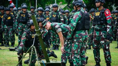 Tim Waslat Dari Slatad Kunjungi Yonif R 400/BR