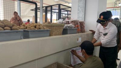 Satpol PP Semarang Segel Ratusan Lapak di Pasar Johar Selatan