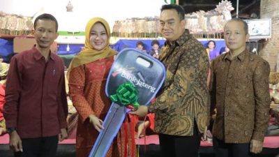 Bank Jateng Serahkan Bantuan Ambulance ke Bupati Klaten