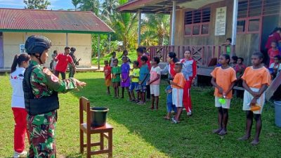 Peduli Kesehatan Anak, Satgas Yonif 405/SK Ajarkan Gosok Gigi Dan Cuci Tangan di Papua