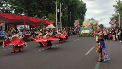 Semarak Semarang Flower Festival, Ada 21 Defile Kendaraan Berhias Bunga dan Atraksi