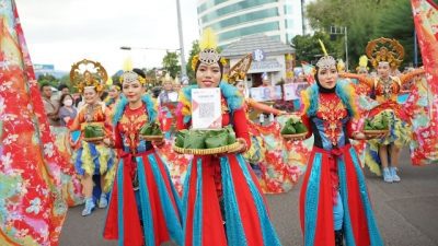 BI Bawa Pesan CBP Rupiah dan QRIS di Semarang Flower Festival 2022