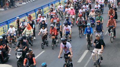 Meriahnya Pit-Pitan Batikan Keliling Kota Semarang