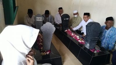 Ratusan Warga Sriwulan Ziarah Makam Tokoh Pejuang Kemerdekaan di Hari Kesaktian Pancasila