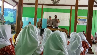 Babinkamtibmas Randublatung Sosialisasi Operasi Zebra Candi di Sekolah