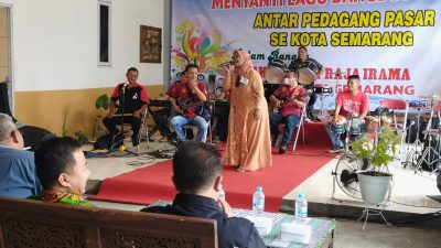 41 Pedagang Pasar di Semarang Ikuti Lomba Nyanyi Dangdut yang Digelar Satpol PP