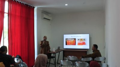 Pengrajin Turusgede Siap Olah dan Produksi Kerupuk Gendar Tanpa Boraks