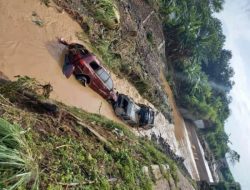 Perumahan Wahyu Utomo Porak Poranda Diterjang Banjir, 5 Motor dan 3 Mobil Tersapu Banjir