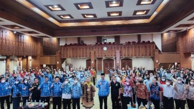 Salurkan BLT DBHCHT, Pesan Mbak Ita: Jangan Dipakai untuk Konsumtif