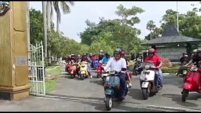 Ribuan Komunitas Vespa dari Berbagai Daerah Rolling Thunder di Blora