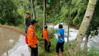 Tiga Hari Hilang, Sarmuin Diduga Hanyut di Sungai Tinap Batang