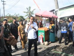 Presiden Jokowi Blusukan Ke Pasar Malang Jiwan Colomadu