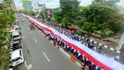 Kirab Merah Putih di Semarang, Habib Luthfi Ajak Masyarakat Jaga Persatuan NKRI