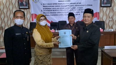 Sekretariat dan Anggota DPRD Demak Salurkan Bantuan Korban Gempa Cianjur