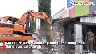 [Video] Bikin Banjir, 7 Bangunan Diatas Saluran Dirobohkan