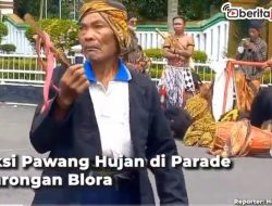 [Video] Aksi Pawang Hujan saat Parade Barongan Blora