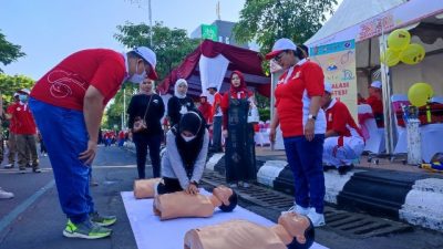 Edukasi Bantuan Hidup Dasar Hingga Jalan Sehat di HUT Ke-32 RSUD KRMT Wongsonegoro