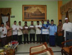 Peringati Hari Ayah, DPW BKPRMI Jateng Beri Santunan Marbot Masjid Agung Semarang