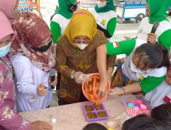 Stand Eko Enzyme Nusantara Ramai di Serbu Anak-anak