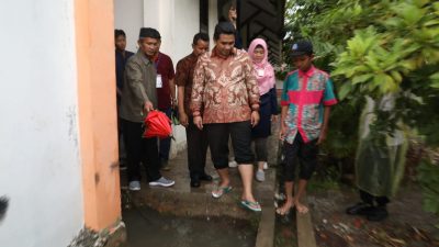 Siswa SMPN 14 Semarang Keluhkan Sekolahnya Banjir, Wagub Langsung Ajak Tinjau ke Lokasi