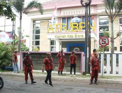 Diduga Gelapkan Uang Sertifikat Tanah, Kantor BPN Blora Digeruduk Ormas PP
