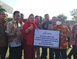 Bank Jateng Cabang Koordinator Semarang Salurkan CSR Bantu Pedagang Pasar Johar
