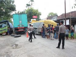 Tiga Truk Rusak di Satu Titik, Jalan Blora – Purwodadi Macet Hingga 2 KM