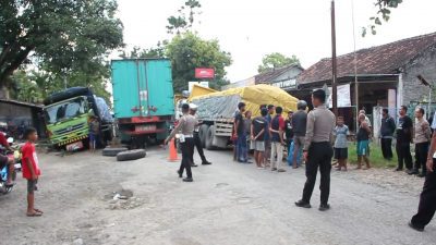Tiga Truk Rusak di Satu Titik, Jalan Blora – Purwodadi Macet Hingga 2 KM