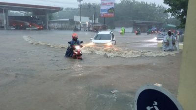 Dua Hari Hujan Berintensitas Tinggi, Kota Semarang Dikepung Banjir