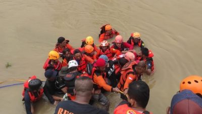 Tim SAR Berhasil Evakuasi Jenazah Pria Tenggelam di Sungai Cangkol