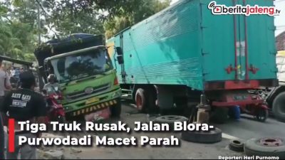 [Video] Tiga Truk Rusak, Jalan Purwodadi-Blora Macet Parah