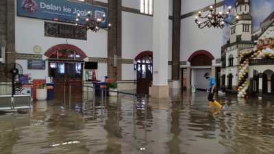 KAI Ubah Pola Perjalanan Kereta Api, Imbas Banjir Semarang yang Tak Kunjung Surut