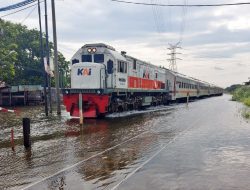Banjir Surut Perjalanan Kereta Api Kembali Normal
