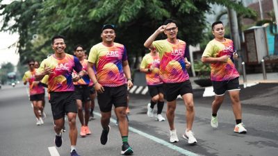 100 Pelari RAC Semarang Promosikan Lari Amal untuk Penderita Kanker