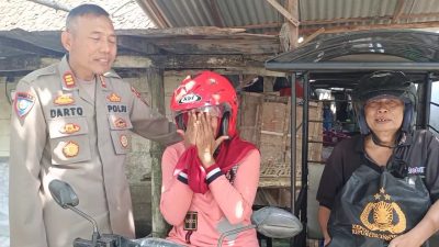 Tangis Bahagia Pasutri Dapat Bantuan Motor Roda Tiga dari Polres Blora