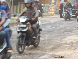 Rusak Parah, Jalan Provinsi Blora – Purwodadi Sering Sebabkan Kecelakaan