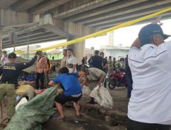 Satpol PP Tertibkan Lapak di Flyover Pelabuhan Tanjung Mas