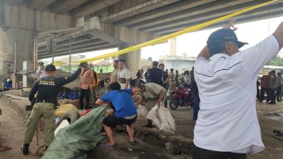 Satpol PP Tertibkan Lapak di Flyover Pelabuhan Tanjung Mas