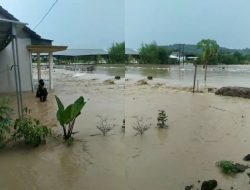 Banjir Perumahan Dinar Indah Lagi, Tanggul Jebol Air Limpas ke Pemukiman