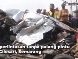 [Video] Kereta Tabrak Mobil, Pasutri Tewas