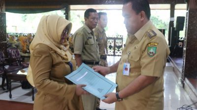 Lantik Ratusan Kepsek SD, Bupati Blora: Pemimpin Harus Bergerak Lakukan Perubahan