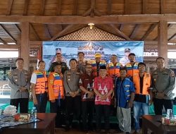 Banyak Kecelakaan Air, Pengunjung dan Nelayan Diwajibkan Pakai Life Jacket di Rawa Pening